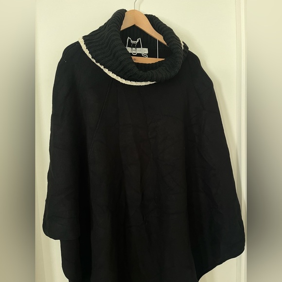 Zara knit Poncho size S - Picture 3 of 3